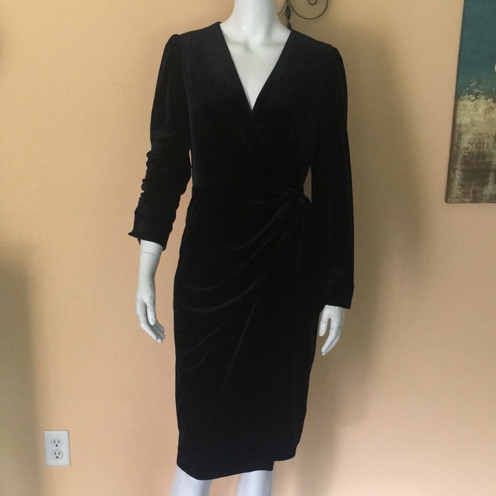 Alex Marie Black velvet faux wrap long sleeves dress size 6 & 8